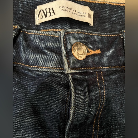Zara Mid-Rise Mini Flare Ankle Grazer Jean with Raw Hem - Picture 7 of 9